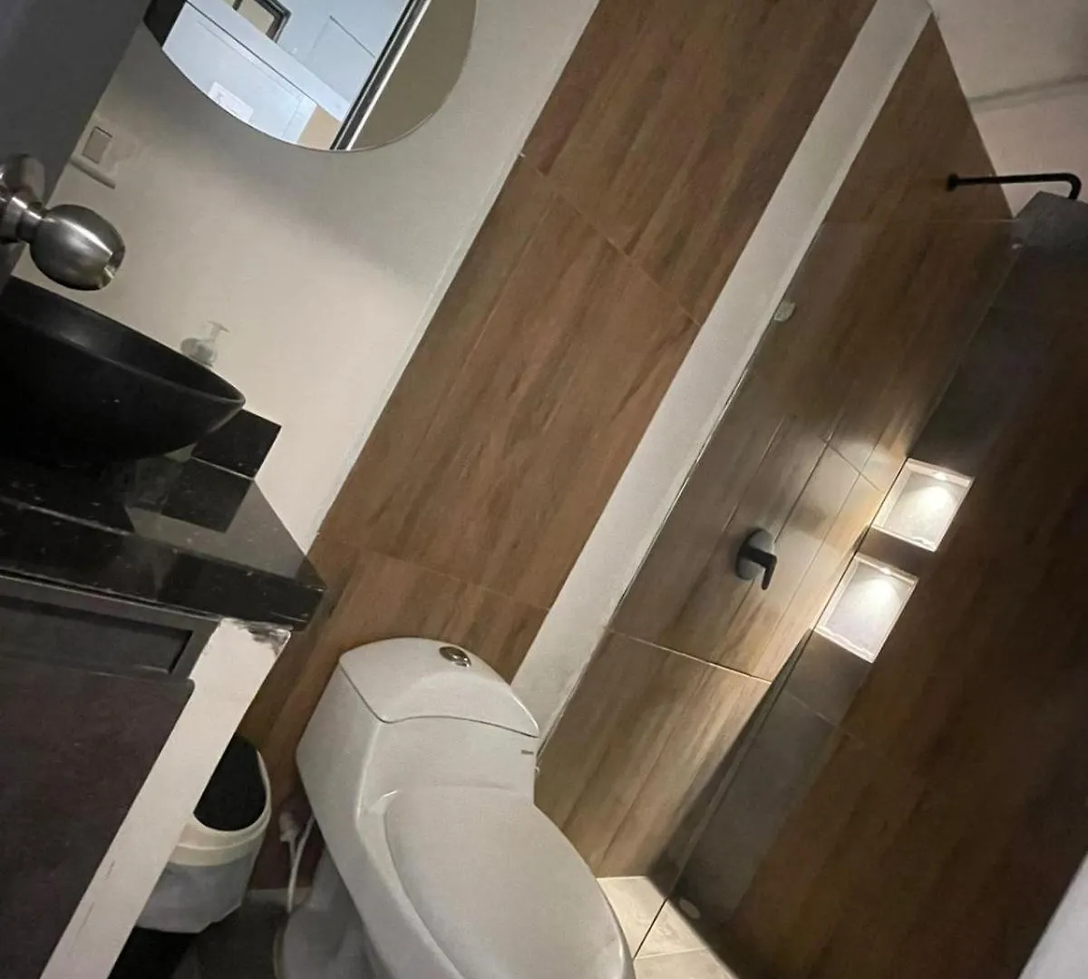 Apartamento Pequeno La 70 Estadio Laurles Medellin